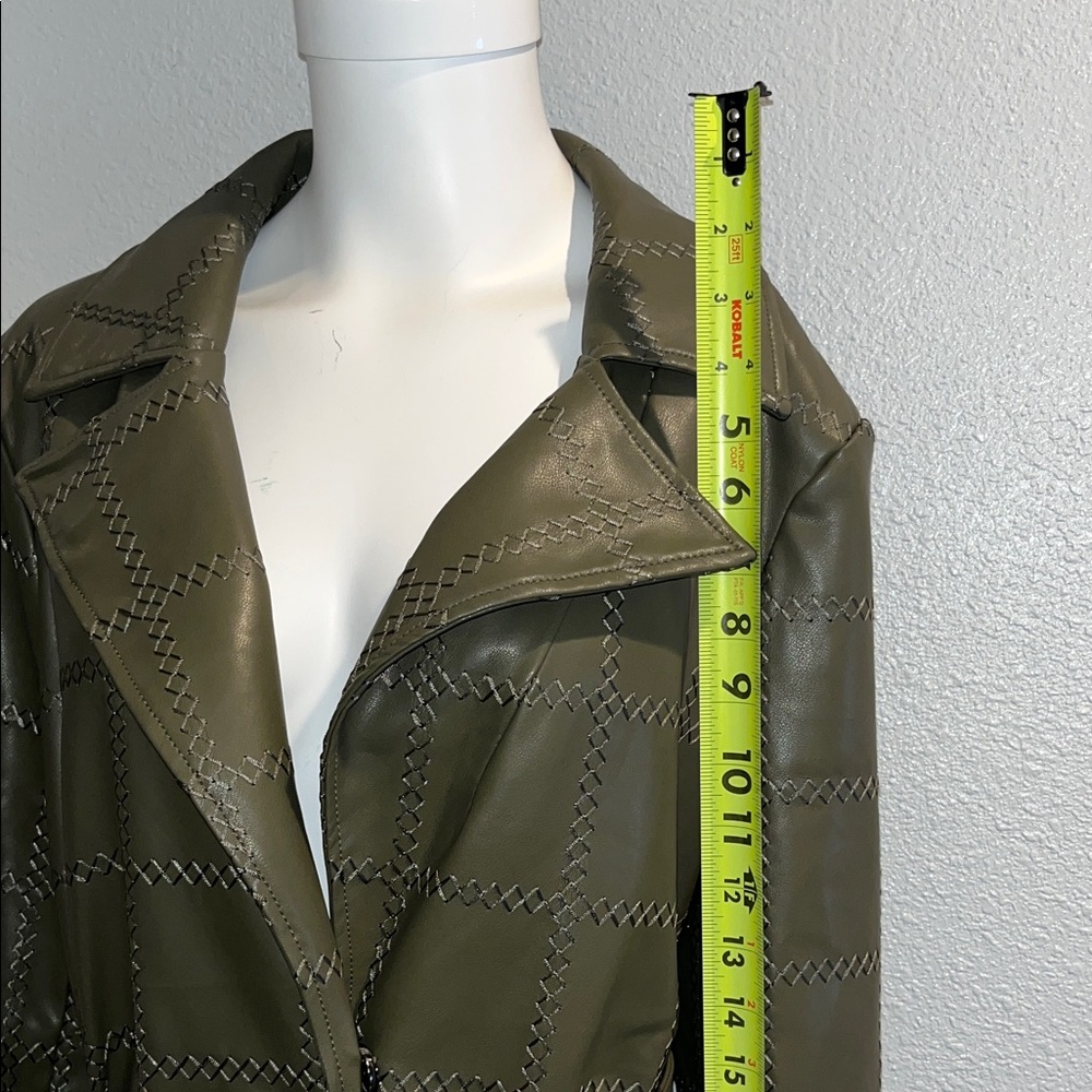 Olive Green Belted Women's Trench Coat size large beautifully made HSN - Picture 14 of 16